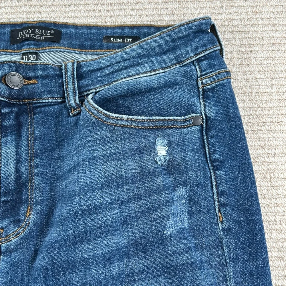Judy Blue Boyfriend Slim Fit Jeans Womens 11/30-32 Distressed Boho Grunge Street
